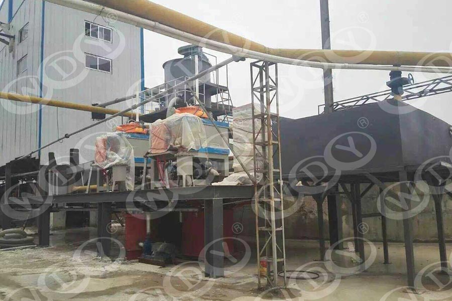 河南安阳陶瓷行业钠长石香蕉污视频直播设备使用操逼视频大香蕉