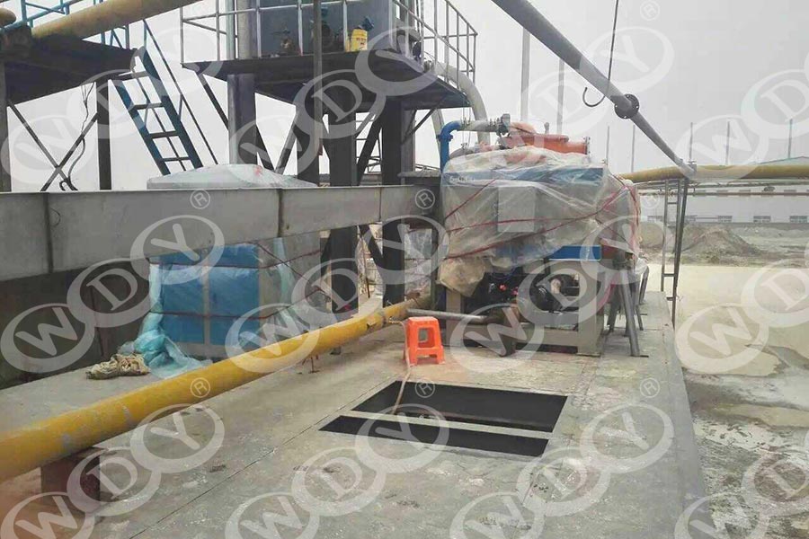 河南安阳陶瓷行业钠长石香蕉污视频直播设备使用操逼视频大香蕉